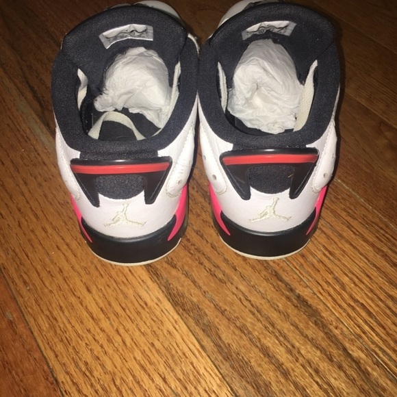 Jordan 6 - Picture 4 of 4